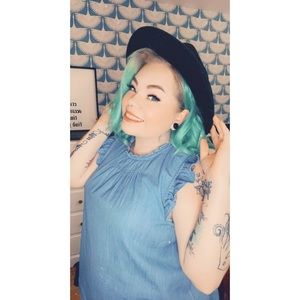 Meet your Posher, Ashley